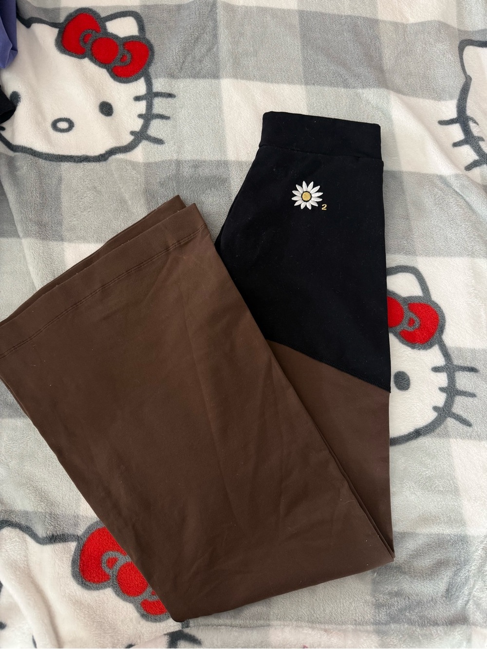 Y2K Margarita² Colorblock Flare Yoga Pants Retro Athleisure Size XS Daisy Logo